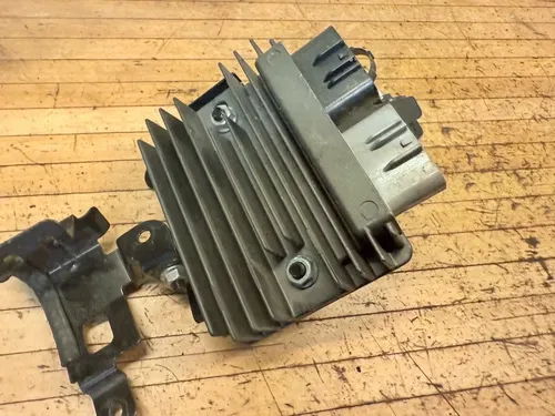 21-24 Kawasaki ZX10R Ninja ZX 10 Electrical Voltage Regulator Rectifier SH866AA