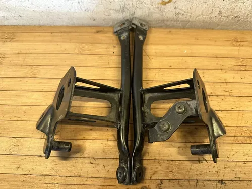2001-2005 OEM YAMAHA RAPTOR 660R Left Right Front Fender Stay Mount Bracket Set