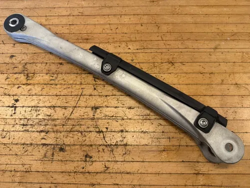 04 - 09 2007 BMW R1200GS ADVENTURE OEM REAR TORQUE ARM ROD BRACKET BRACE