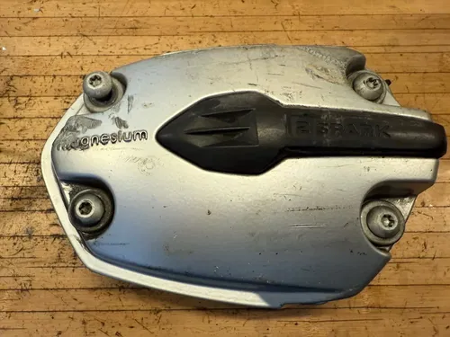 2007 07-09 BMW R1200GS Adventure Left Cylinder Head Engine Top End Valve Cover