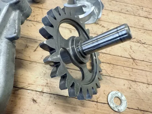 17-19 KAWASAKI KX 250 KX 250F OEM FACTORY WATER PUMP COVER GEAR IMPELLER SHAFT