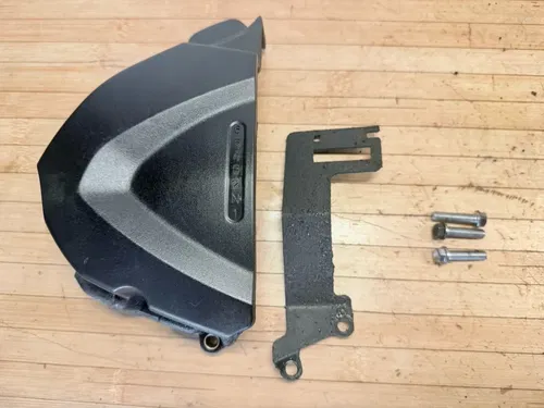 09-12 Triumph Daytona Street Triple 675 Front Sprocket Cover Gear Guard Oem