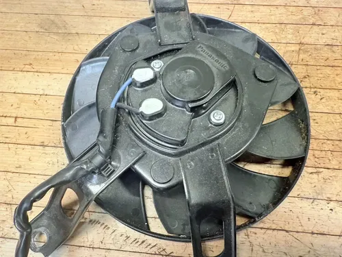 21-24 Kawasaki NINJA ZX10R ZX10 RADIATOR ENGINE COOLING FAN OEM