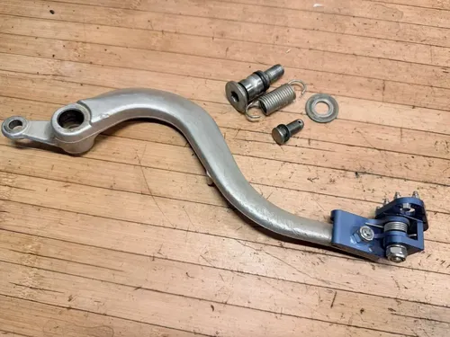 06-18 KAWASAKI KX250F OEM REAR BRAKE PEDAL LEVER BACK FOOT 13236-0097