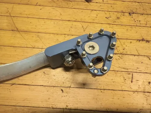 06-18 KAWASAKI KX250F OEM REAR BRAKE PEDAL LEVER BACK FOOT 13236-0097