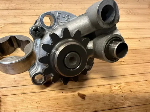 03-05 YZ450f 03-06 WR YFZ 450f Engine OEM Oil Pump Assy 5TA-13300-00-00