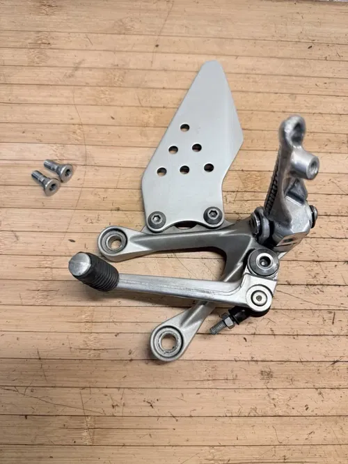 05-06 KAWASAKI NINJA ZX6R ZX 636 LEFT OEM REARSET REAR SET FOOT SHIFTER PEG NICE