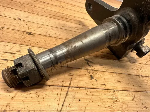 1987 - 1990 SUZUKI LT500R QUADZILLA OEM FRONT LEFT LH SPINDLE STEERING KNUCKLE