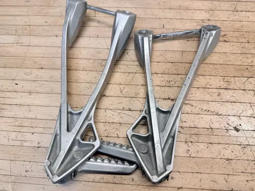 2006 05-06 Kawasaki ZX6R Ninja 636 ZX636 Rear Foot Passenger Pegs OEM Left Right