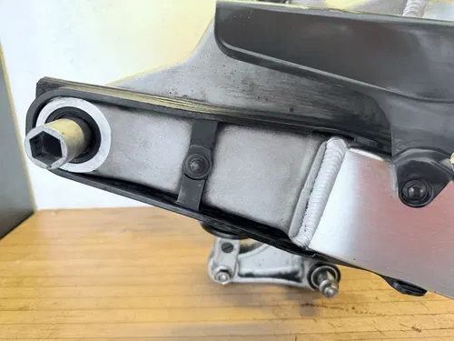05-06 HONDA CBR600RR CBR 600RR REAR SWINGARM BACK SUSPENSION SWING ARM