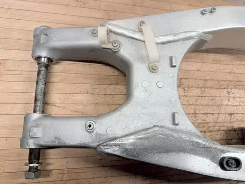 02 03 HONDA CRF450R CRF 450 OEM SWING ARM SWINGARM REAR SUSPENSION 52200-MEB-000