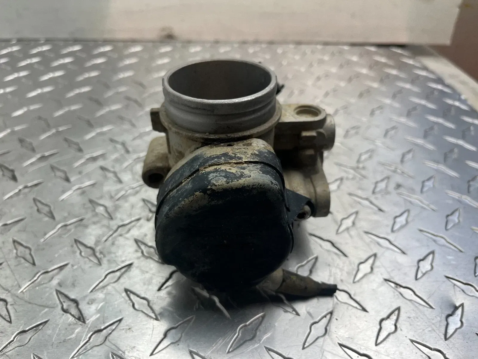 OEM CAN-AM OUTLANDER THROTTLE BODY PART# 420296872