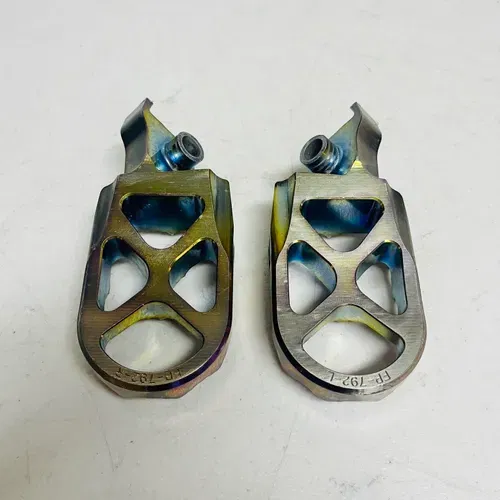 Kawasaki Kx 250f / 450 Flo Foot Pegs Good Condition