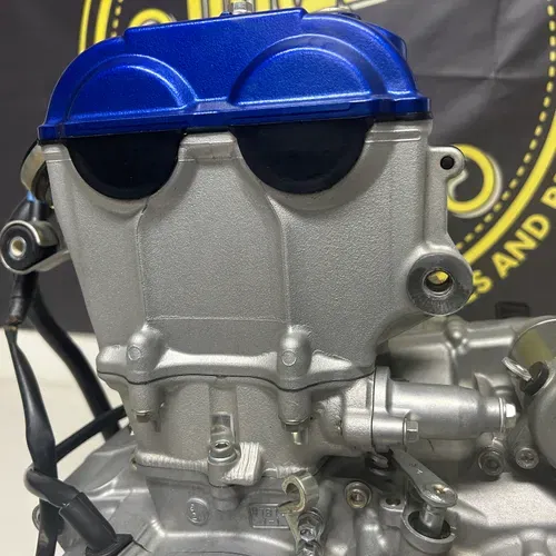YZ250F 2019〜2023 エンジンハンガー　中古　① YZ250F 2019〜2023 エンジンハンガー 中古 ①