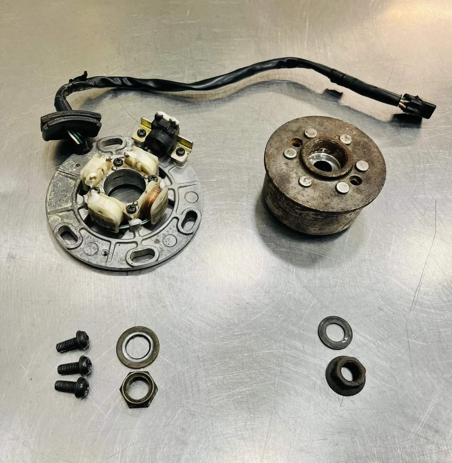 2006 Yamaha YZ250 Stator Flywheel Rotor Magneto Fly Wheel Motor 5UP-85550-02-00