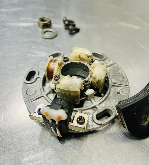 2006 Yamaha YZ250 Stator Flywheel Rotor Magneto Fly Wheel Motor 5UP-85550-02-00