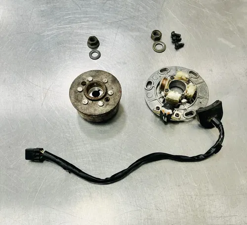 2006 Yamaha YZ250 Stator Flywheel Rotor Magneto Fly Wheel Motor 5UP-85550-02-00