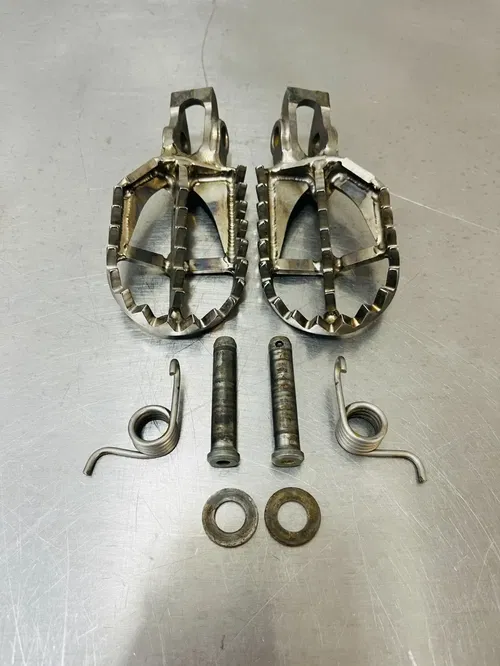 2016-2022 KTM / HUSQVARNA 125 -450CC TITANIUM PRO PEGS FOOT PEGS