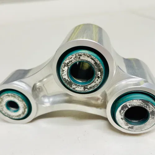 2019 2020 2020 2021 2022 KTM 125 / 250 / 350 / 450 Knuckle Triangle Linkage 