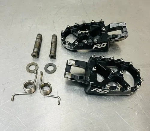 2022 GasGas MC 125 FLO Foot Peg Set Left Right Footrests 79003040033 MC125