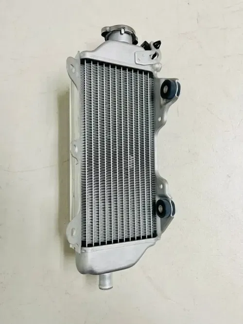 2016 Yamaha YZ250F Right Side Radiator 1SL124610000 Fill Side Cap Coolant