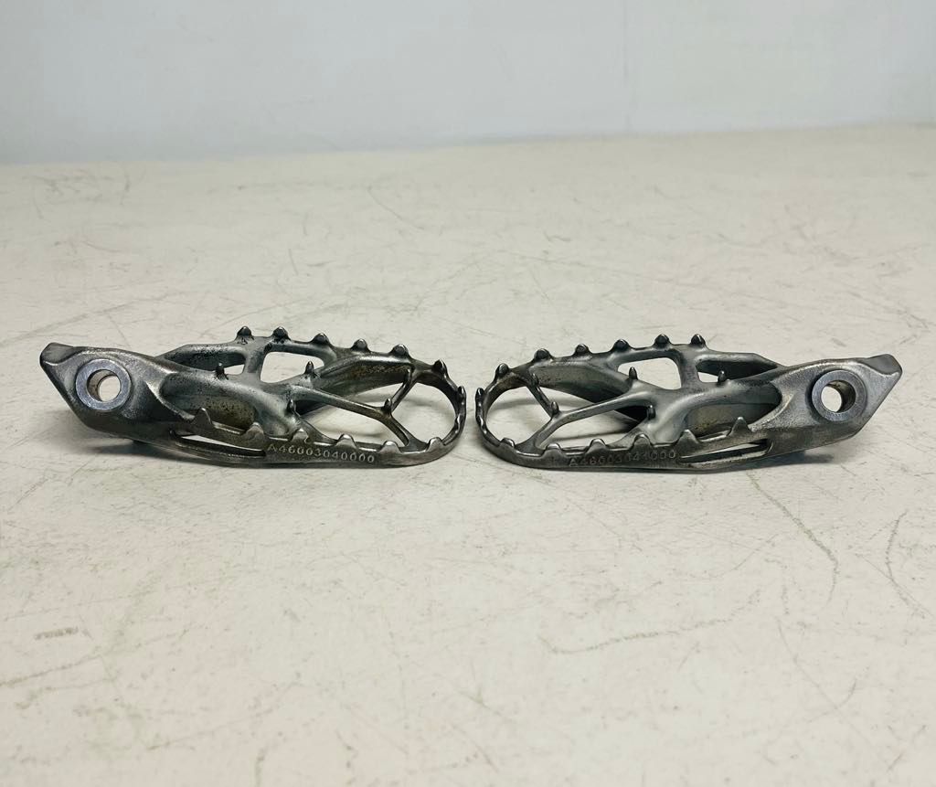 23/24 KTM HUSQVARNA 125/250/350/450 FOOT PEG SET P/N  A46003037033 