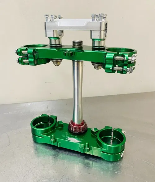 RIDE Engineering  22 MM OFFSET KAWASAKI KX 250 / 450 TRIPLE CLAMPS BILLET  GREEN