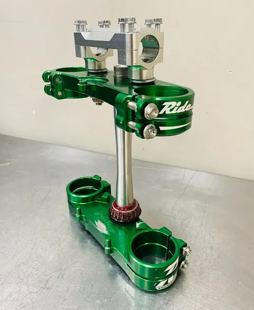 RIDE Engineering  22 MM OFFSET KAWASAKI KX 250 / 450 TRIPLE CLAMPS BILLET  GREEN