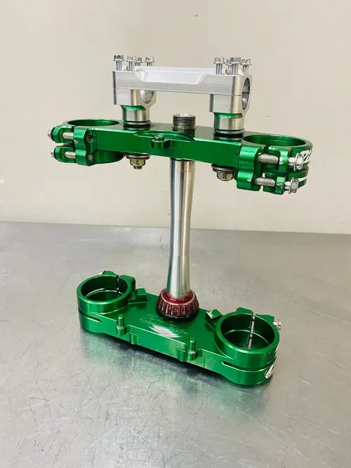 RIDE Engineering  22 MM OFFSET KAWASAKI KX 250 / 450 TRIPLE CLAMPS BILLET  GREEN