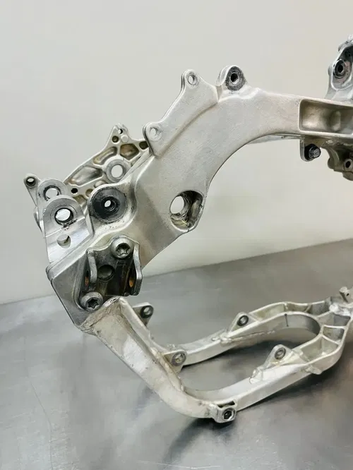 2006 Yamaha YZ250 Main Frame Chassis Hull OEM 1P8-21101-50-00 Dirt Bike YZ 250