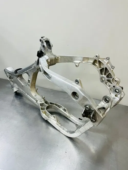 2006 Yamaha YZ250 Main Frame Chassis Hull OEM 1P8-21101-50-00 Dirt Bike YZ 250