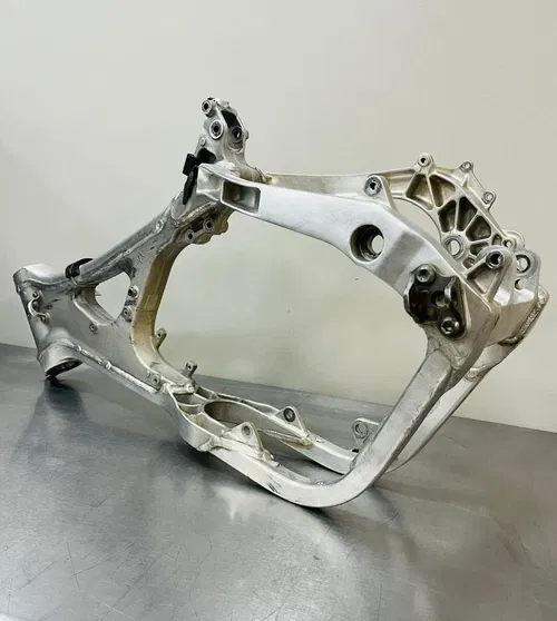 2006 Yamaha YZ250 Main Frame Chassis Hull OEM 1P8-21101-50-00 Dirt Bike YZ 250