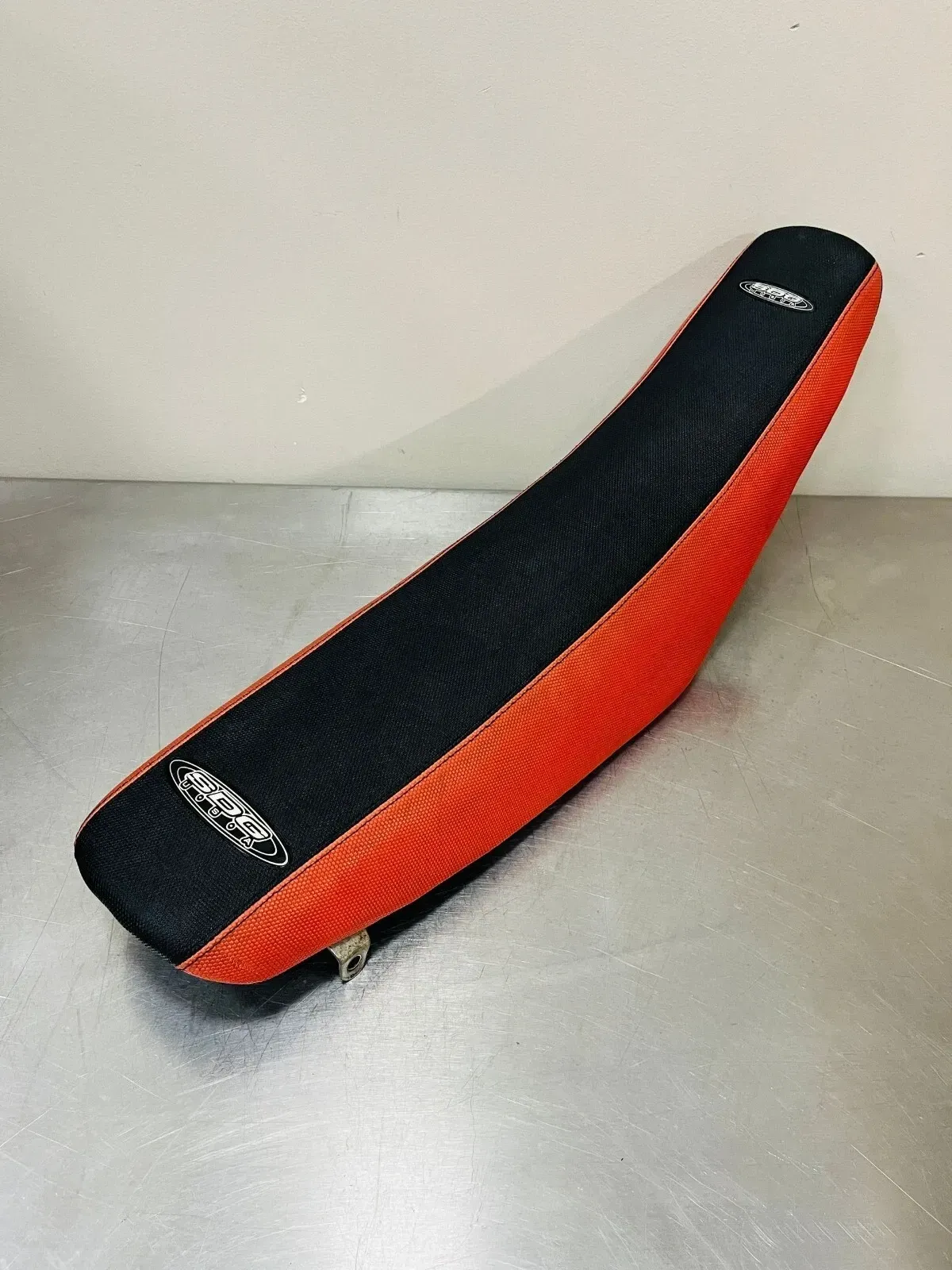 2006 Honda CR250R SDG Seat Saddle Cover Assembly 77100-KSK-010 Dirt Bike CR