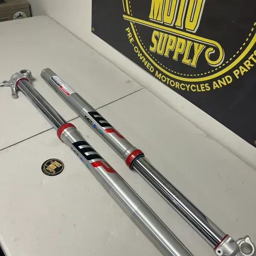 Brand New Wp XACT Air Fork 48mm 2023 KTM Forks Zero Hours