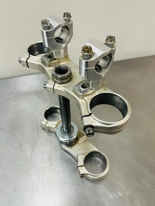 2020 KTM 85SX Triple Clamps Tree Bar Mounts Steering Steam OEM 47101034214 SX