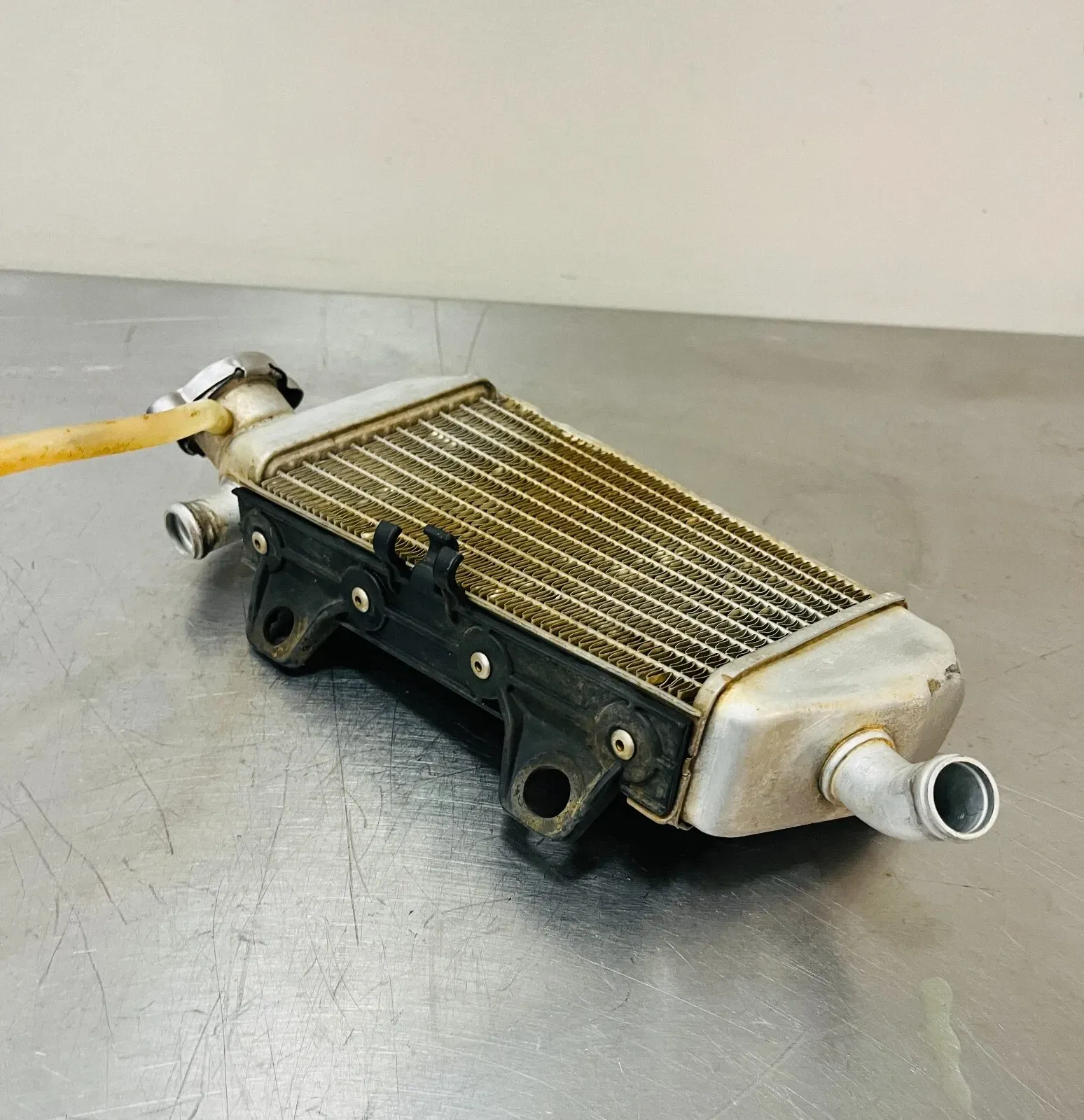 2020 KTM 85SX WP Right Side Radiator Fill Side Cap Cooling Coolant 47235008000