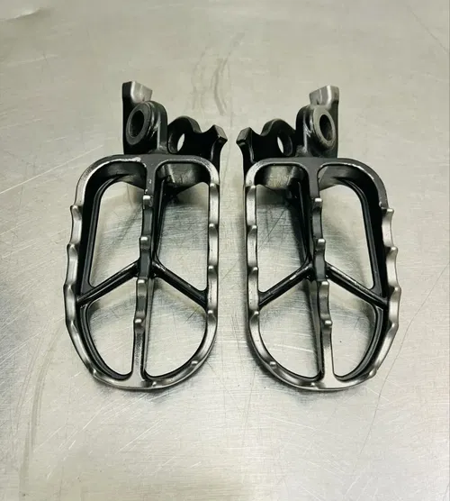 2023 Honda CRF450R Foot Pegs Left Right Set OEM Footrests 50660-MKE-A70 CRF