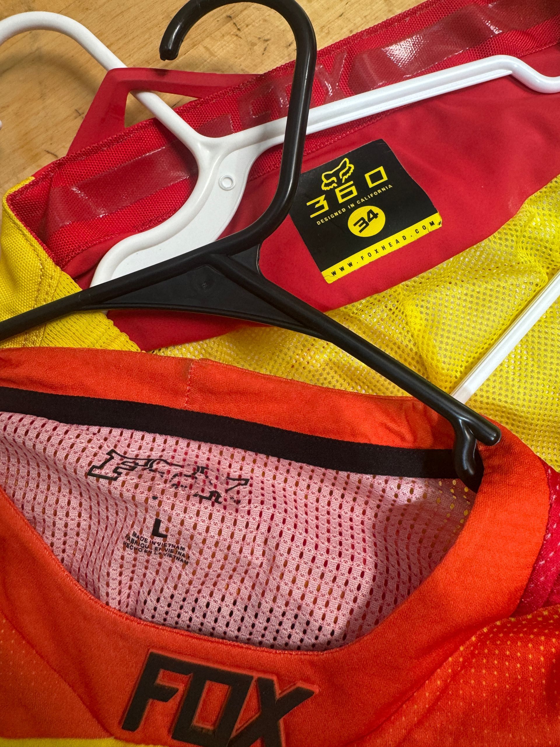 LIMITED EDITION FOX RETRO GEAR SET (L/34)