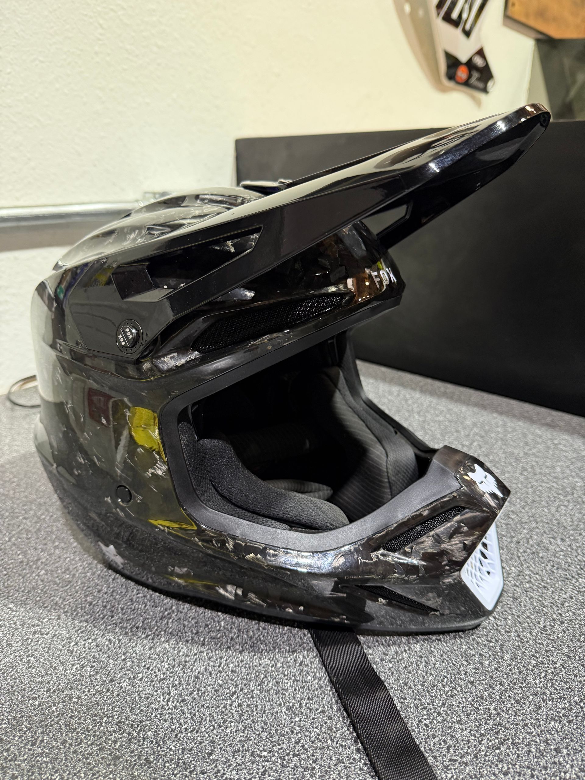 Fox Racing V3 RS Carbon Helmet