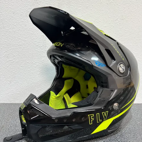 Fly Formula 2023 Carbon Helmet - Tracer