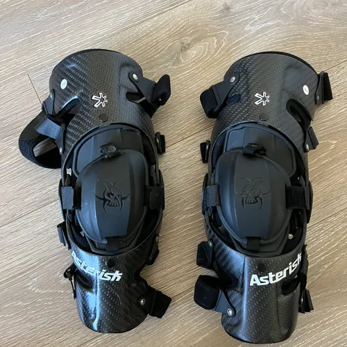 Asterisk Carbon Cell Knee Protection System - Pair
