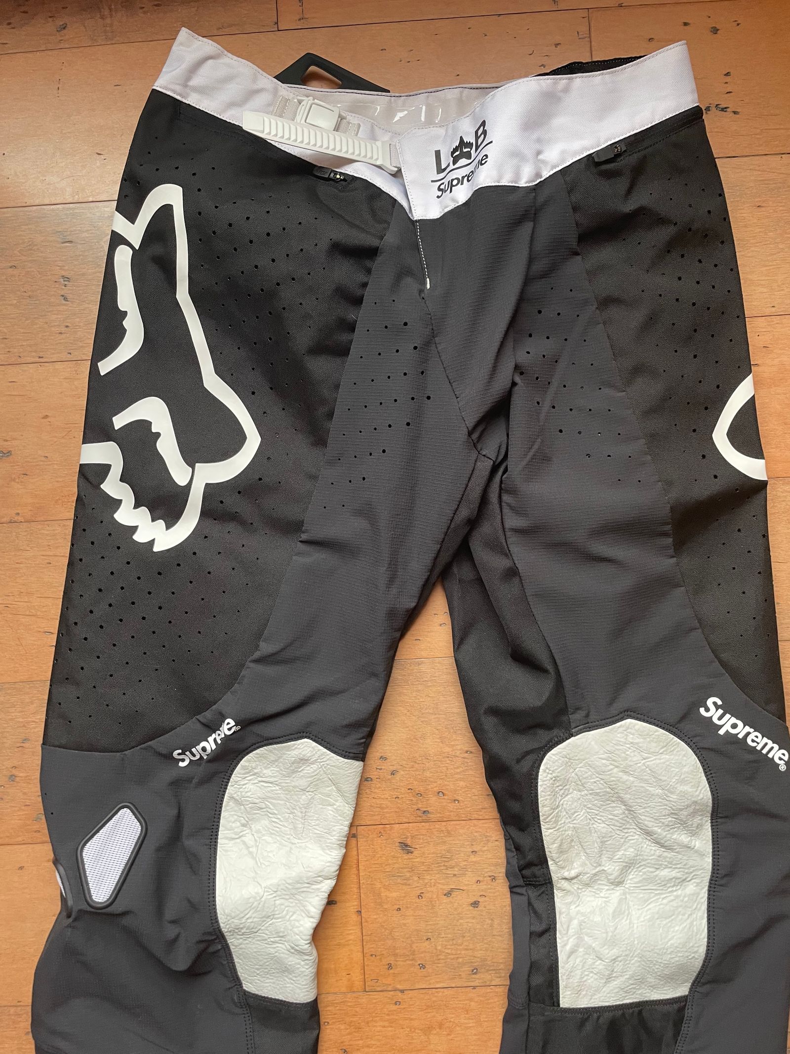 Supreme fox pants Supreme fox pants