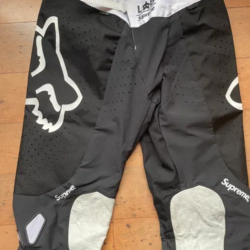 Supreme fox pants Supreme fox pants