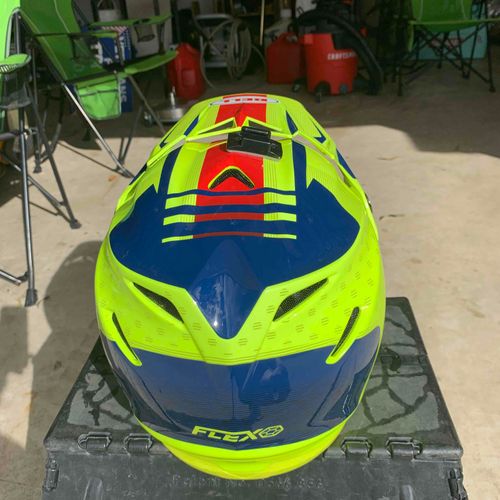 Men's Bell Moto 9 Flex Helmet - Size S/9