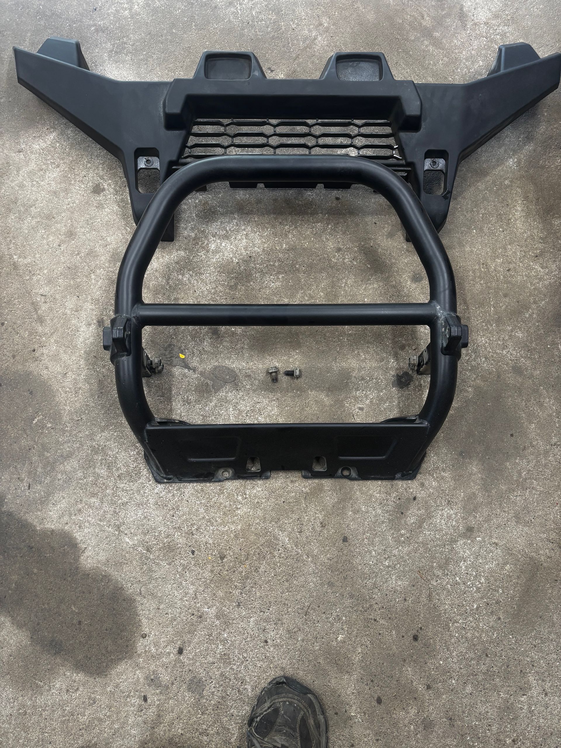 POLARIS XPEDITION FRONT BUMPER With Hardware PART # 1025626-458 &