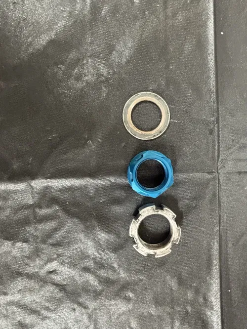 2002-2004 YZ125 Lower Triple Clamp w/ Stem, Bearing, Hardware – OEM + Blue Nut