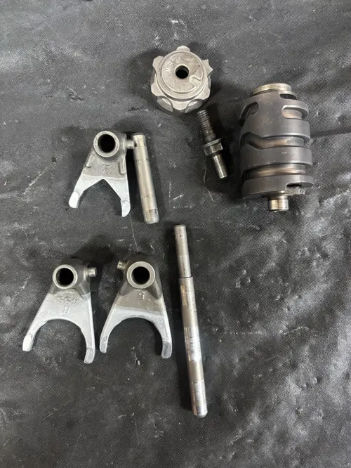 2002-2004 Yamaha Yz125 OEM Transmission Assembly Complete Gearbox