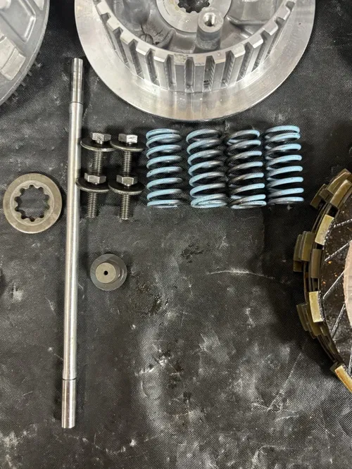 1999 - 2002 Kawasaki KX125 OEM Clutch assembly Basket Hub Plates Springs KX 125