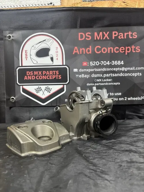 2006 Honda CRF250r Cylinder Head Assembly W/camshaft And Valve Cover Oem