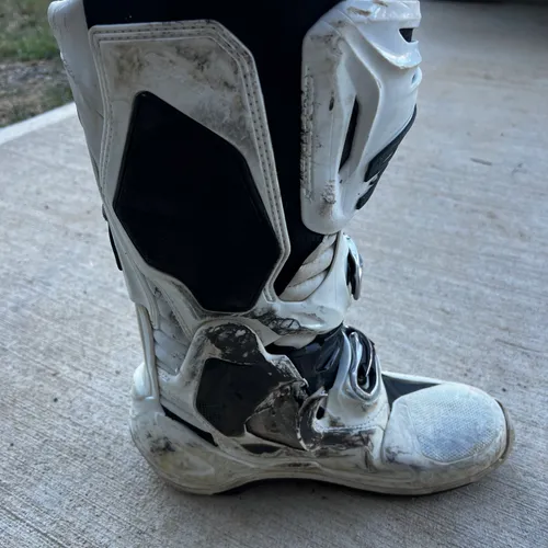 Tech 10